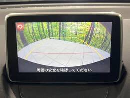 【バックカメラ】駐車時に後方がリアルタイム映像で確認できます。大型商業施設や立体駐車場での駐車時や、夜間のバック時に大活躍！運転スキルに関わらず、今や必須となった装備のひとつです！