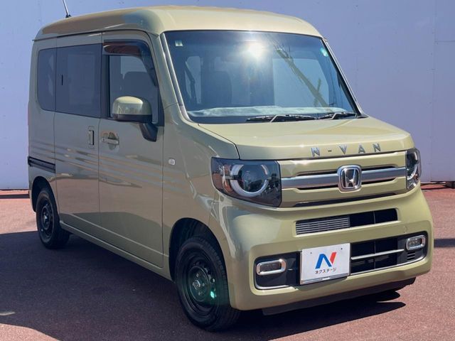 大好評のボディコーティング「弾スプラッシュコート」もご納車までに施工可能。通常のガラスコートと異なる、耐久年数6年の無機質ガラスコーティングが、ボディをキレイな状態に保ってくれます。