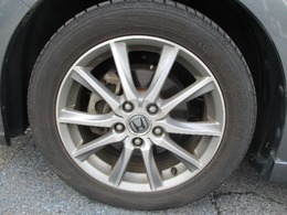 純正17インチアルミを装着！お洒落は足元から♪♪