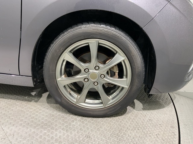 ご納車までの期間ですが、県内のお客様は1,2週間、県外のお客様は2,3週間ほどでご納車が可能となります。但し、お支払いや書類の状況によっては多少の前後もありますので、その際には何卒ご了承下さい。