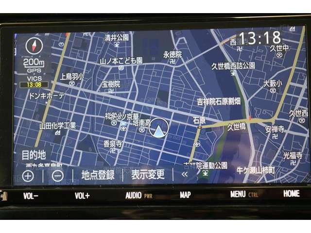 純正9インチSDナビ。CD・DVD・SD・高画質で鮮明な映像が楽しめるフルセグTV対応です。ナビ連動のETCを搭載しています。利用日や料金の確認がモニターで出来て便利ですよ。