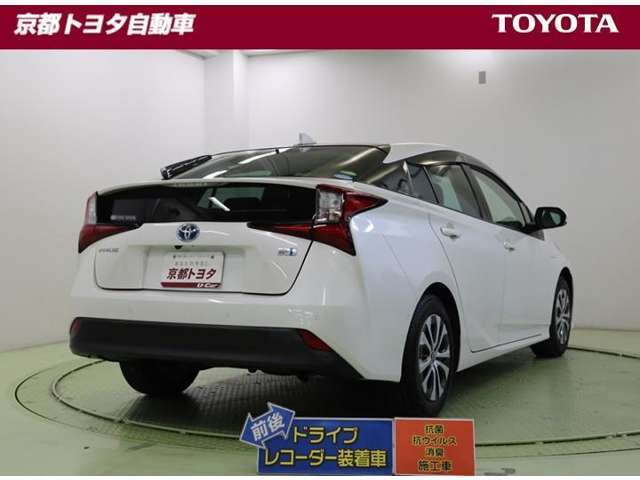 駐車時などの低速走行時に作動対象を検知した場合、警報とサポートブレーキで作動対象との衝突被害の軽減に寄与する【パーキングサポートブレーキ】搭載で安全確認をサポートしています。