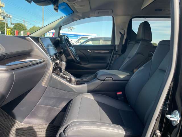 こちらの車両は掲載一例ですのでお客様のお好みのグレード・カラー・オプションがお選び頂けます♪内外装に装着されているオプションは本体価格には含みませんのでご希望のオプションに関してはお申し付け下さい♪