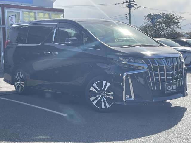 オイル交換年2回無料＆24時間ロードサービスのケーユーメンバーズカードや3年間の定期点検整備代、消耗品の交換がセットになったメンテナンスパック、こすっても安心コーティング等の特典も有ります♪