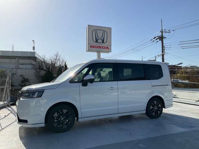両側パワースライドドア狭い駐車場の乗り降りやお子様にも安心して開閉ができます。