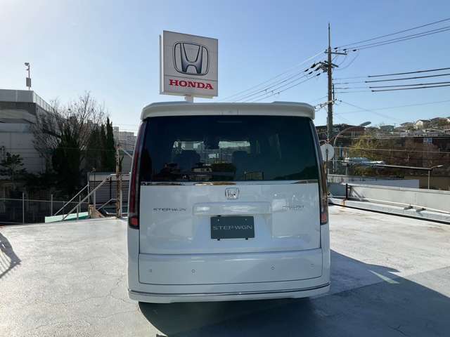 どっしりとしたボディーで安定感のある運転やインパクトのあるデザインです。