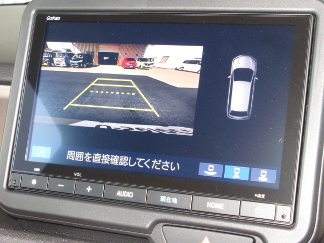 ◆リアカメラを装備、後退時にカメラの画像をナビ画面に表示、駐車場で活躍してくれる嬉しい便利機能、雨天や夜間の駐車も安心