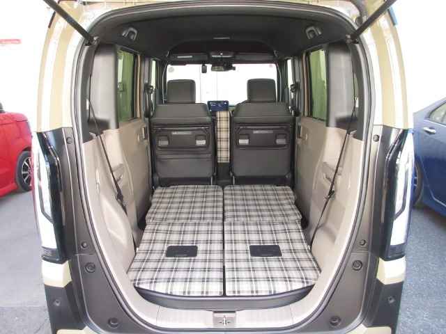 内装、外装、エンジンルームの隅ずみまでクリーニングを実施してお渡しします！プロが仕上げをしましたからピッカピカですよ～！点検整備もきっちり実施いたします。