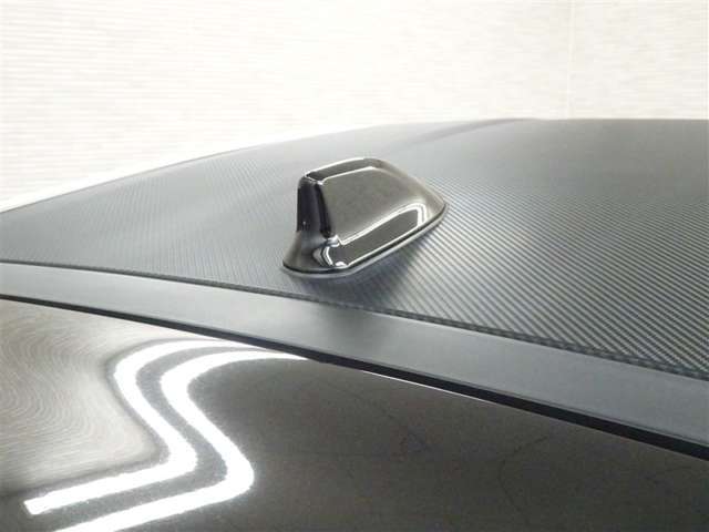 おひとり、恋人、ご友人、ご家族など、少人数でも大人数でもお出かけが楽しめます。この車で楽しいドライビングライフを送りましょう♪