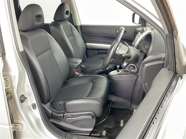 【運転席】座り心地が良いシートなので長時間の運転でも快適にお過ごしいただけます。新品のフロアマットのご注文も可能です。掲載箇所以外にご希望の写真がございましたらお気軽にお問い合わせ下さい。