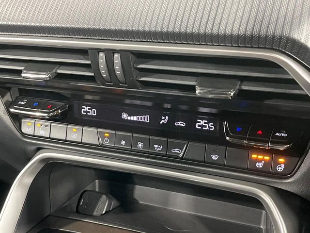 【シートヒーター】寒い日に重宝するシートヒーター！エアコンより早く温まってくれるので寒がりの人も安心ですね♪エアコンの温風は乾燥するから苦手、という方にもをおすすめです。