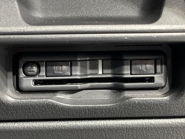 【ETC】高速道路の料金所をストレスなく通過！話題のスポットやサービスエリアに多い「スマートIC」利用時は必須のアイテムです。当店でセットアップを実施、ご納車当日からすぐにご利用いただけます！