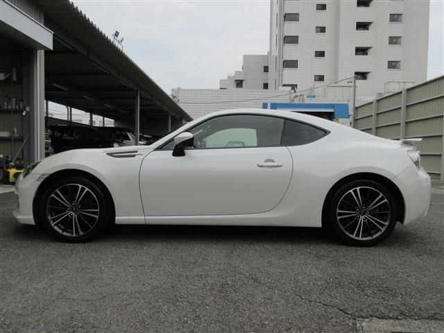 【車両コンディションシート】コーヨーでは「車両コンディションシート」を基に67か所の検査項目をくまなくチェック。整備のプロである検査員が徹底的にメンテナンスを行います。
