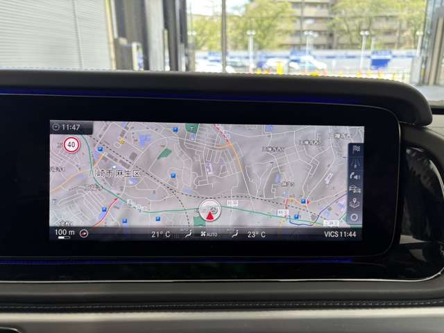 【アットホームな雰囲気のお店です】メルセデスに精通したスタッフが、心をこめてお車選びをお手伝い致します。是非メルセデスベンツへの想いをお聞かせください。無料電話番号：0078-6002-221837