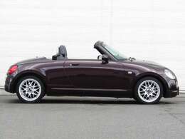 お車に詳しくない方でもご安心ください。ご満足のいくお車探しをお手伝いできるよう経験豊富なスタッフがご対応致します。LINEでのお問合せもOKです。