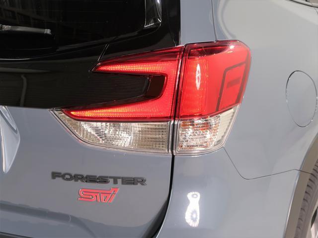 SUBARUのアイデンティティー、コの字型テールランプ！
