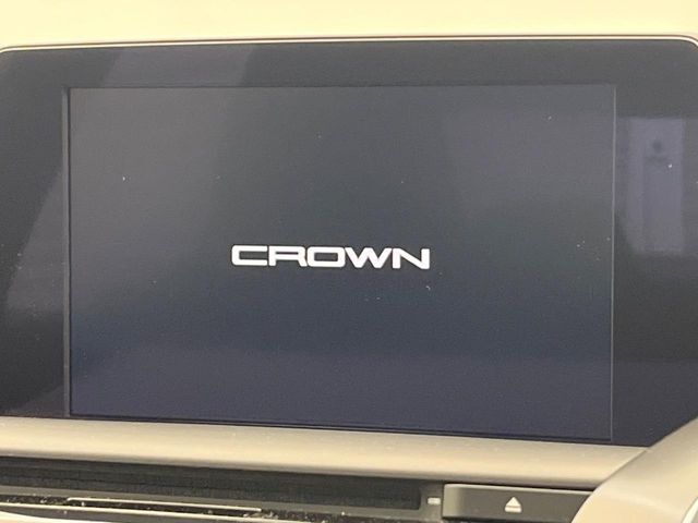 【メーカー純正ナビ】インテリアに溶け込むスタイリッシュな「専用設計」メーカーナビを装備♪視認性や操作性など基本性能にも優れ、より上質なカーライフをお楽しみいただけます。