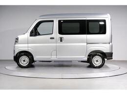 汚れの目立ちにくいシルバーの車体！コーティンメニューもございます。