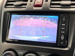 【バックカメラ】駐車時に後方がリアルタイム映像で確認できます。大型商業施設や立体駐車場での駐車時や、夜間のバック時に大活躍！運転スキルに関わらず、今や必須となった装備のひとつです！