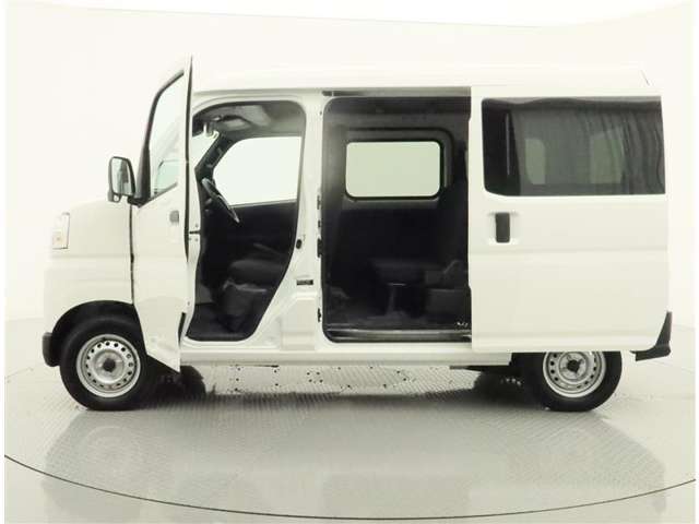 岐阜トヨペットの展示車は、不安が消える、安心が見える、3つの安心を備えています1まるごとクリーニング2トヨタ認定検査員による車両検査証明書付3メーカー年式問わず1年間の無料保証付