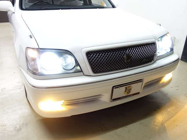 HIDヘッドライト＆イエローフォグ装備！