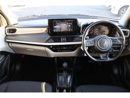 前席全体　目線も高く広い視界で安心して運転することができますね！