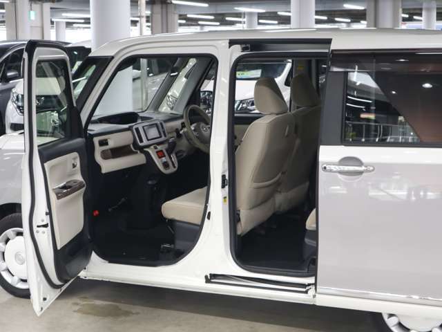 ご納車前のボディガラスコーティングも専門の業者が常駐しておりクオリティの高いコーティングを低価格にてご提供しております♪
