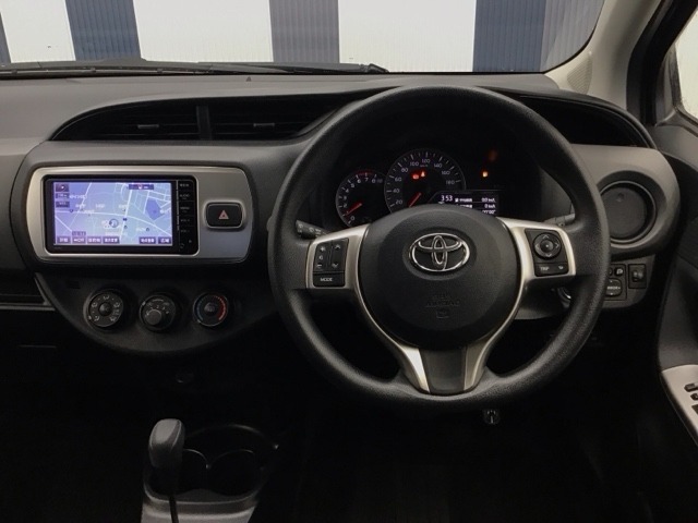 運転しやすいインパネ周りです！見やすいレイアウトで快適なドライブをサポートします！