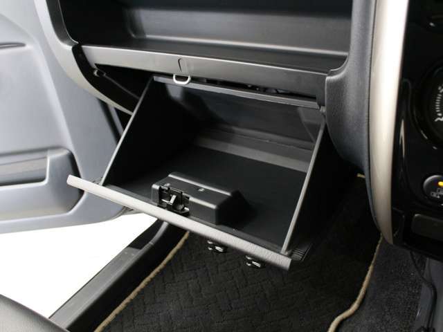 この度は全国に数ある車輌の中から、弊社RiSEの展示車をご覧頂き有難うございます！一台限りの特選車を、ぜひご検討下さい。気になる点・ご不明点は、通話料無料の0078-6003-010097まで！