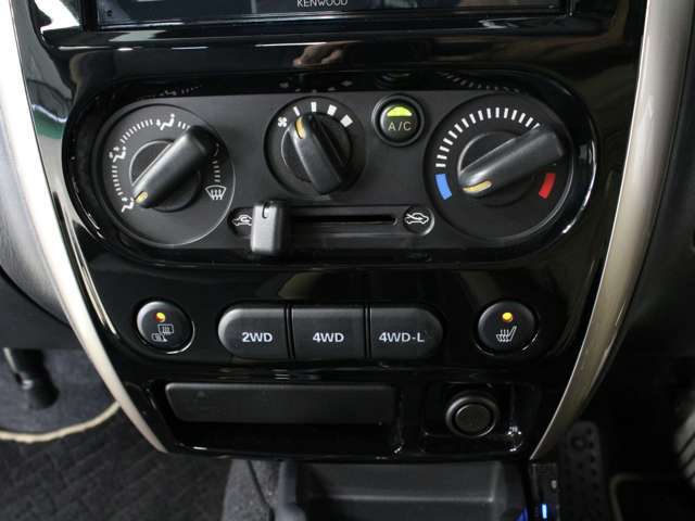 ☆リョウシンホールディングスでは、一環してホンダ新車ディーラー・中古車・ロータス整備・鈑金・任意保険代理店（4社）・ロードサービス・福祉レンタカーを行っております☆売りっぱなしの販売方法は致しません！