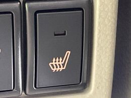 【シートヒーター】寒い日に重宝するシートヒーター！エアコンより早く温まってくれるので寒がりの人も安心ですね♪エアコンの温風は乾燥するから苦手、という方にもをおすすめです。