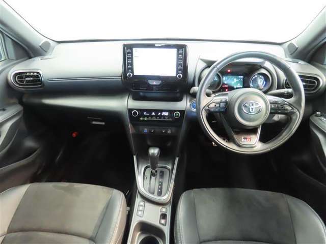 見通しのよいすっきりとした視界で、誰でも運転しやすいです。運転のしやすさは疲れにくさにも繋がりますよ♪