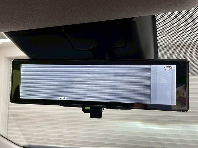 【デジタルインナーミラー】を搭載しております。ミラーにより後方確認ができますので、駐車の際などに役立ちます。