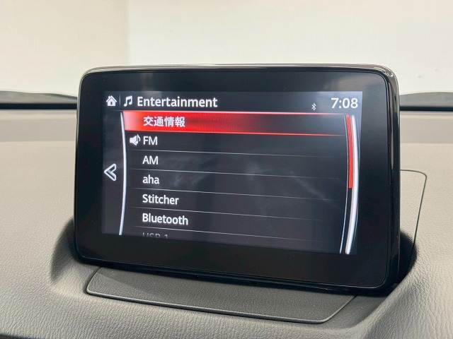 【純正ナビ】一体感のあるナビは、高級感ある車内を演出してくれます。Bluetooth再生などオーディオ機能も充実しておりますので、運転もより楽しめます♪