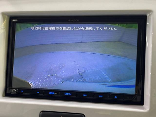 【バックカメラ】駐車時に後方がリアルタイム映像で確認できます。大型商業施設や立体駐車場での駐車時や、夜間のバック時に大活躍！運転スキルに関わらず、今や必須となった装備のひとつです！