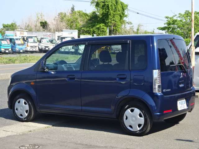 乗用車のほかにも、トラックや商用車などお仕事に活躍する車も多数展示！見応えのある当社へ是非ご来店下さい！