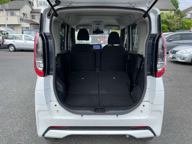 両側オートスライドドア装備！運転席やドアのスイッチ、リモコンキーでも開閉操作できるので便利ですよ！