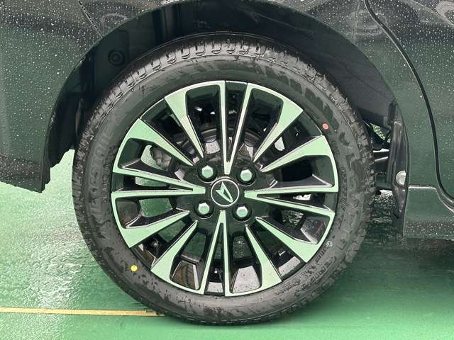 ★納車前に、専属のクリーニングスタッフが、ピッカピカにクリーニングして納車いたします！もちろん、ピッカピカの状態でお渡しするクリーニング費用も支払総額に含まれています！