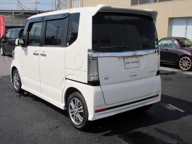 【400台以上の展示台数】各メーカーでの見比べ・同車種での見比べなどなど見比べながら車を選んでみませんか？当店なら可能です！ぜひ見て比べて納得の一台を探します！お車探しの際はお気軽にご相談ください！！