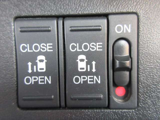 展示場には160台の展示車がございます！なかにはネットには掲載されてない、掲載前などのお買い得車なども多数ございます。まずはお店にご来店頂きましてお店やスタッフなどの雰囲気もご覧ください！