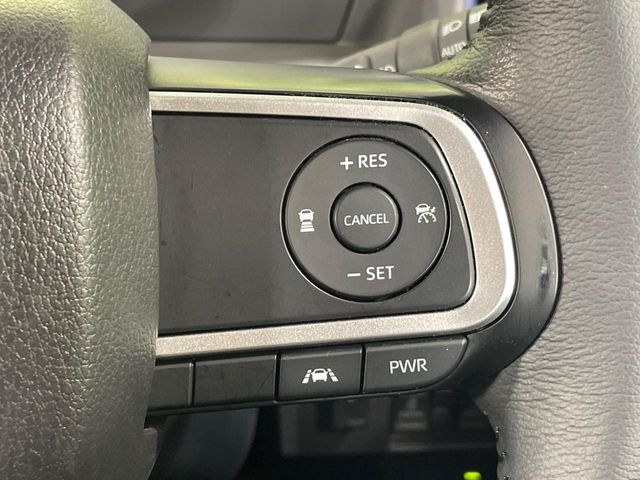 【アダプティブクルーズコントロール】高速道路での長距離走行が楽に！！自動で速度を保つクルーズコントロールが、衝突軽減システムと連携し、前方の車両を感知して車間を保つように速度調節してくれます！！