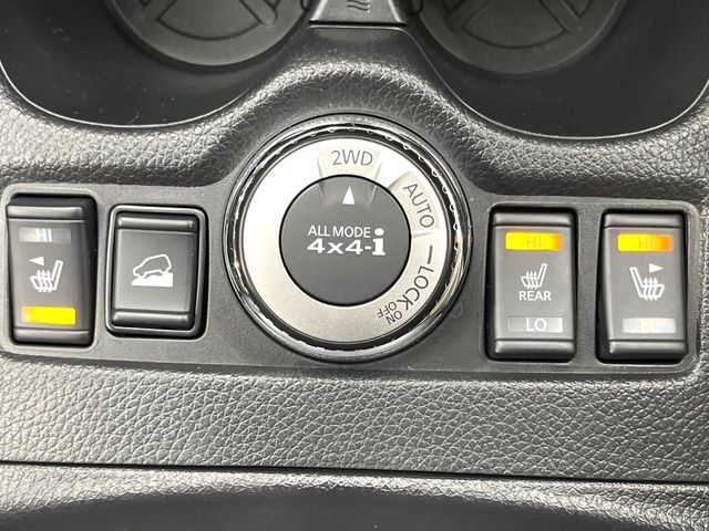【前席＋後席シートヒーター】寒い日に重宝するシートヒーターを後席にも装備！エアコンより早く温まってくれるので寒がりの人も安心ですね♪エアコンの温風は乾燥するから苦手、という方にもをおすすめです。