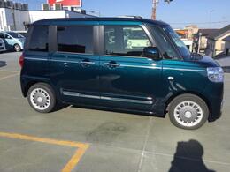 走行少な目2436キロなのでまだまだ長くお乗りいただけます♪電動パーキングブレーキやシートヒーター、ホッとカップホルダーなどの便利な装備が標準です（＾＾♪