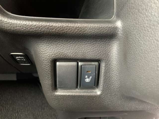 毎日全国の仕入れ先から厳選した車を仕入れております！プロの査定士の検査を受けた車を仕入れ、入庫後も社員が1台1台を走行チェックや状態確認・装備確認などを入念に行います。