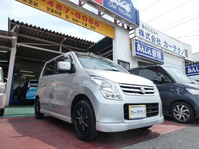 車検9年7月・ナビ・Bカメラ、いいですね。