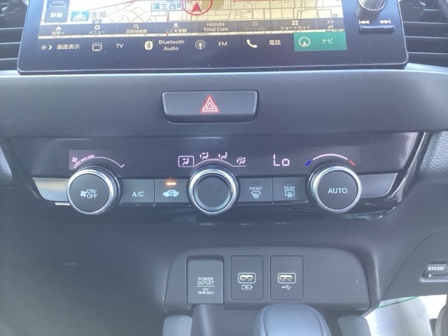 汗ばむ夏・ジメジメする梅雨時・冷え冷えする冬も簡単操作で、一年中快適です。お好みの温度をセットするだけで、エアコンの風量などを自動でコントロールします！