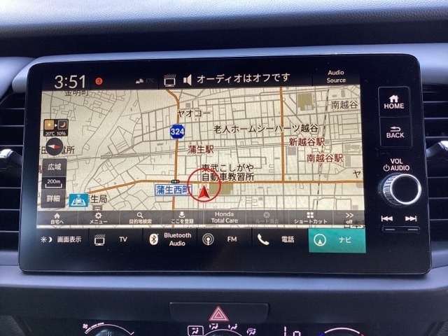 ナビゲーションはホンダコネクトディスプレイが装着されております。AM、FM、USB、フルセグTV、Bluetoothがご使用いただけます。
