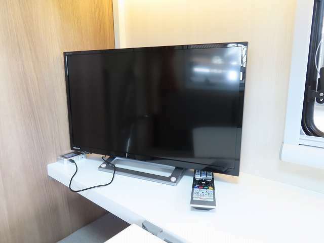 24型テレビ　ナビ切り替えスイッチ　トリプルサブバッテリー　走行充電　外部電源・充電器　1500Wインバーター　ソーラーパネル6枚