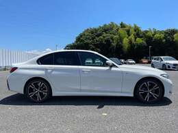 常時100台以上のBMW/MINIを展示！大型展示場でお気に入りの車両を見つけてください♪