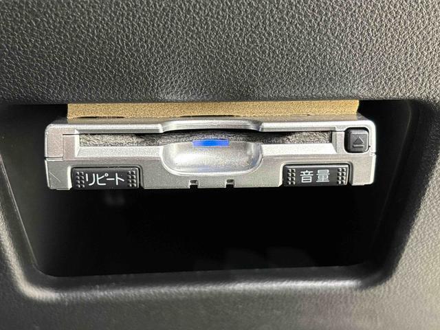 ETCカードを挿入することで高速道路を利用する際の支払いがキャッシュレスになったり、ETCスマートインターチェンジが利用できたり、とても便利なアイテムです！保証は修理保証のみとなります。